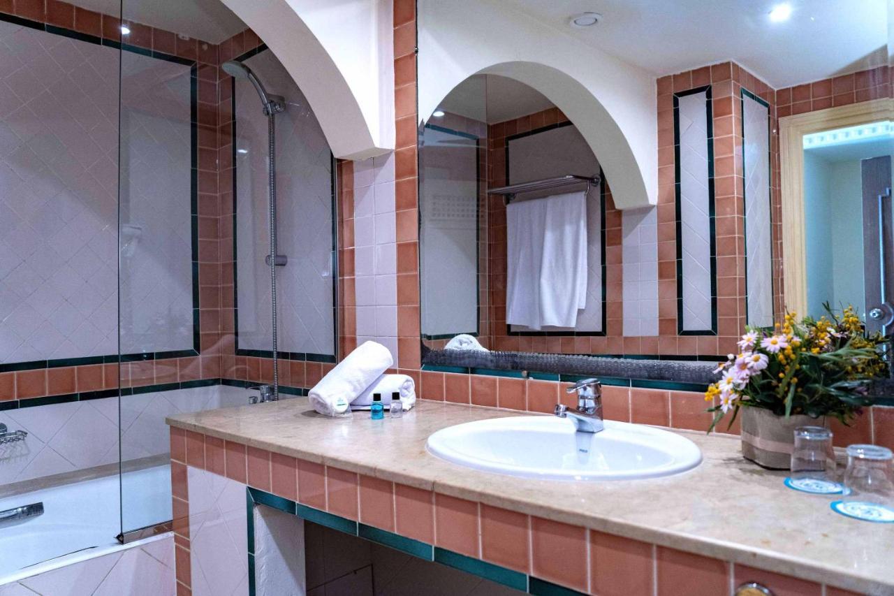 Triple Room (2 Adults + 1 Child)